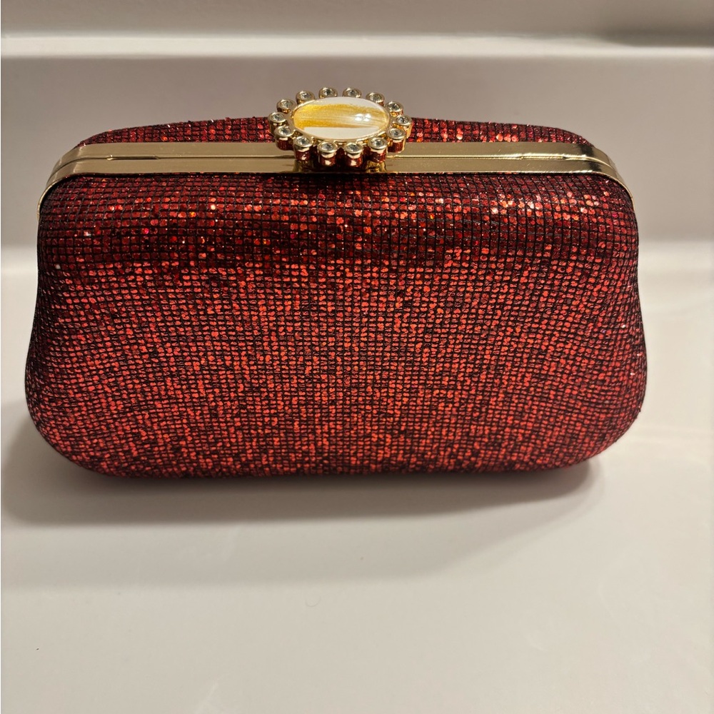 It’s red season  ❤️ chance to dress up & up for your special ❤️this is red hot😍